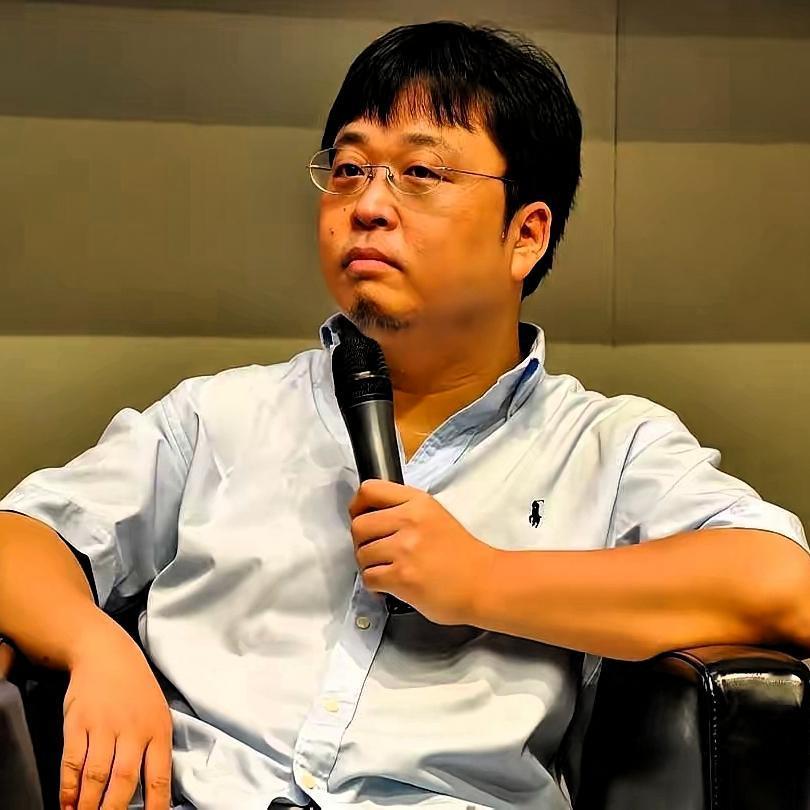 我突然发现一个毛骨悚然的事实！​你吃的海底捞、西贝，喝的蜜雪冰城、大窑，嗑的洽