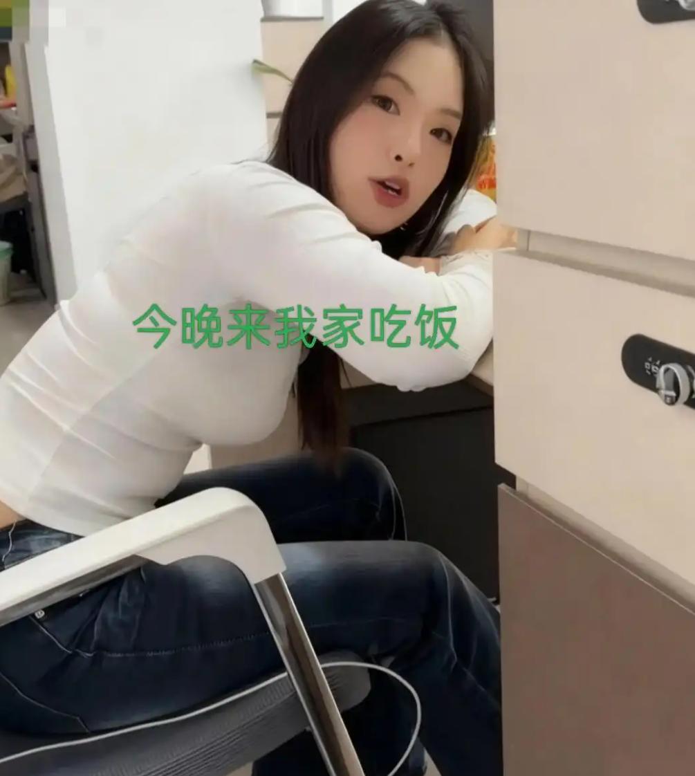 26岁的女生外形条件优越，工作也十分稳定，身边向来不乏追求者。但她始终坚守着对眼