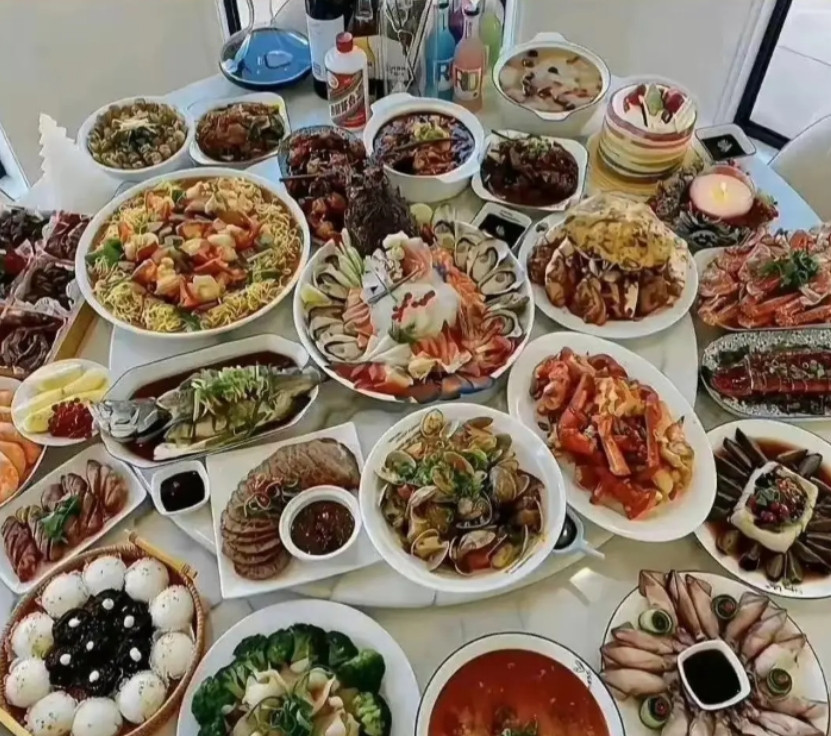 三个朋友请吃饭，你会去谁家？