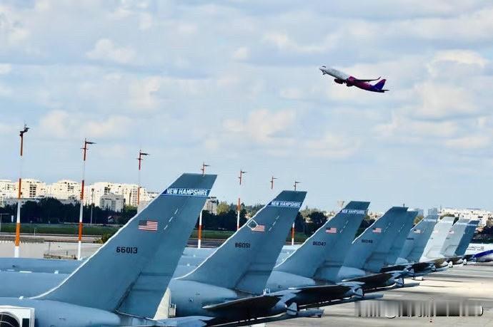 最新的照片显示，在以色列本·古里安机场的加油机，已经达到史无前例的20架。这