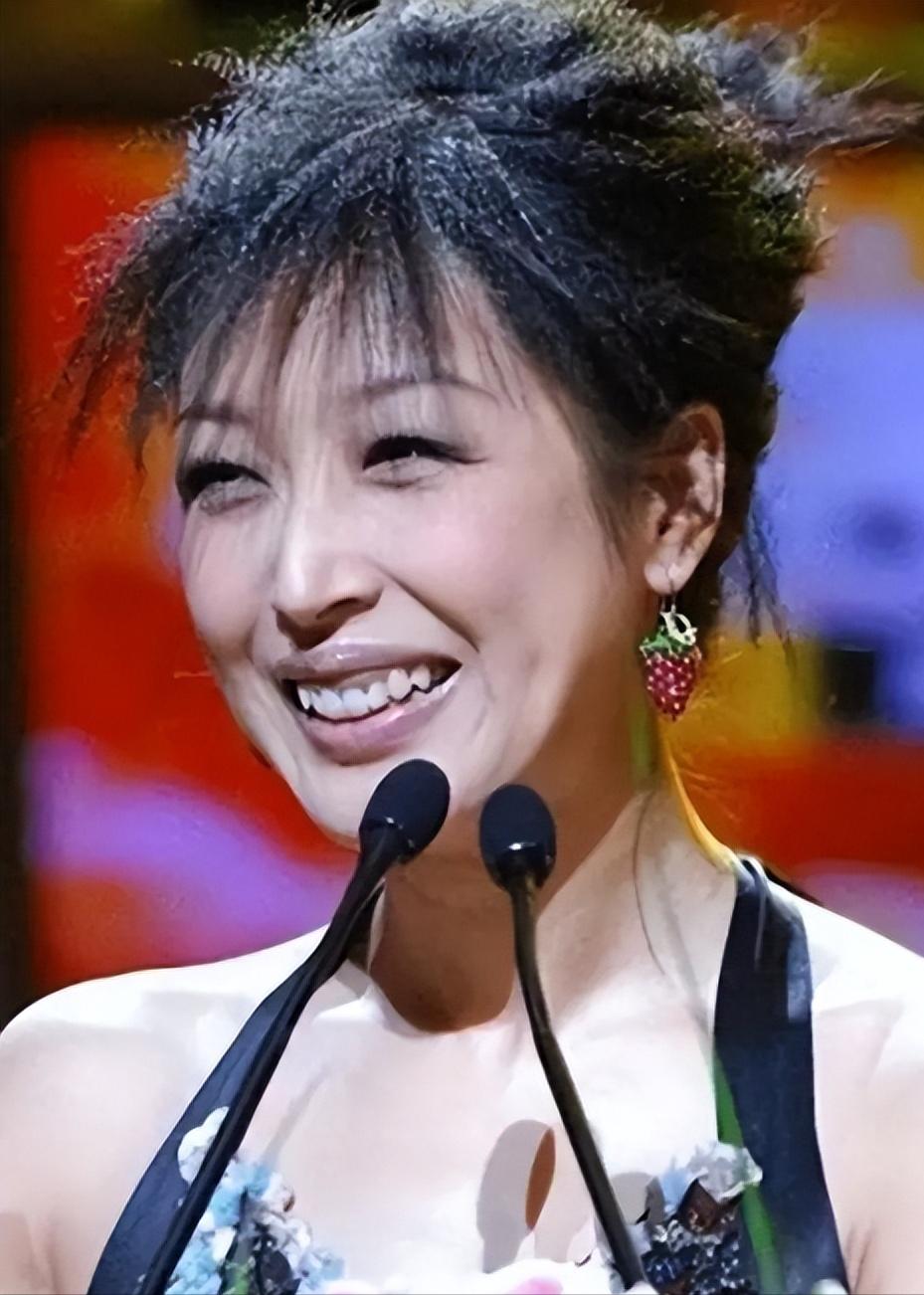 1994年，孙悦为买下《祝你平安》版权，给要结婚的哥哥打去电话：“哥，你能不能