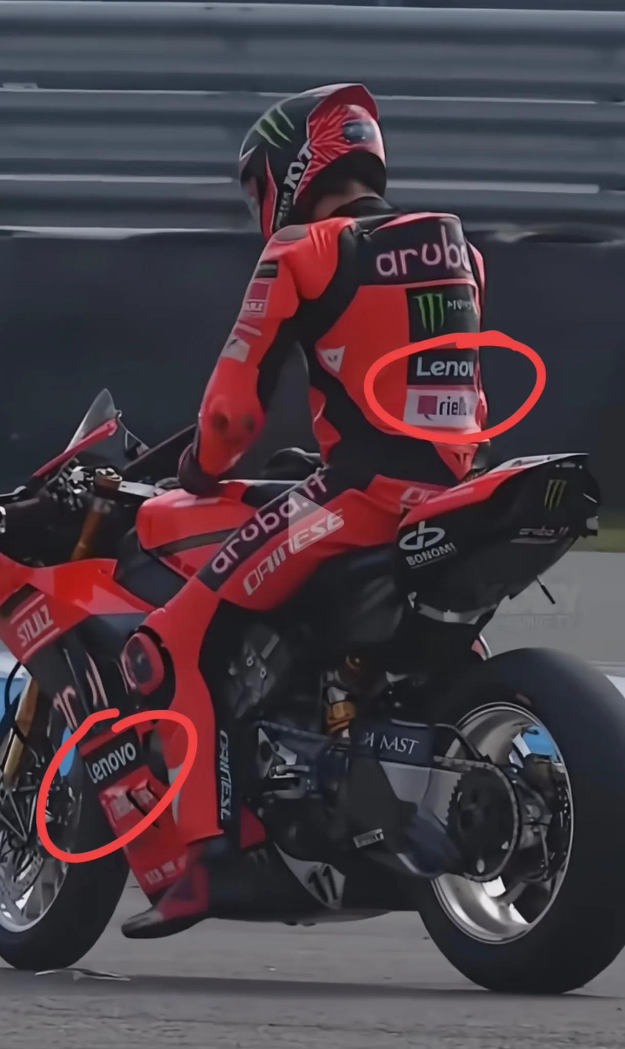 为什么由联想赞助的杜卡迪车队11号机车手布莱加因为机车趴窝退赛应激反应那么大，都