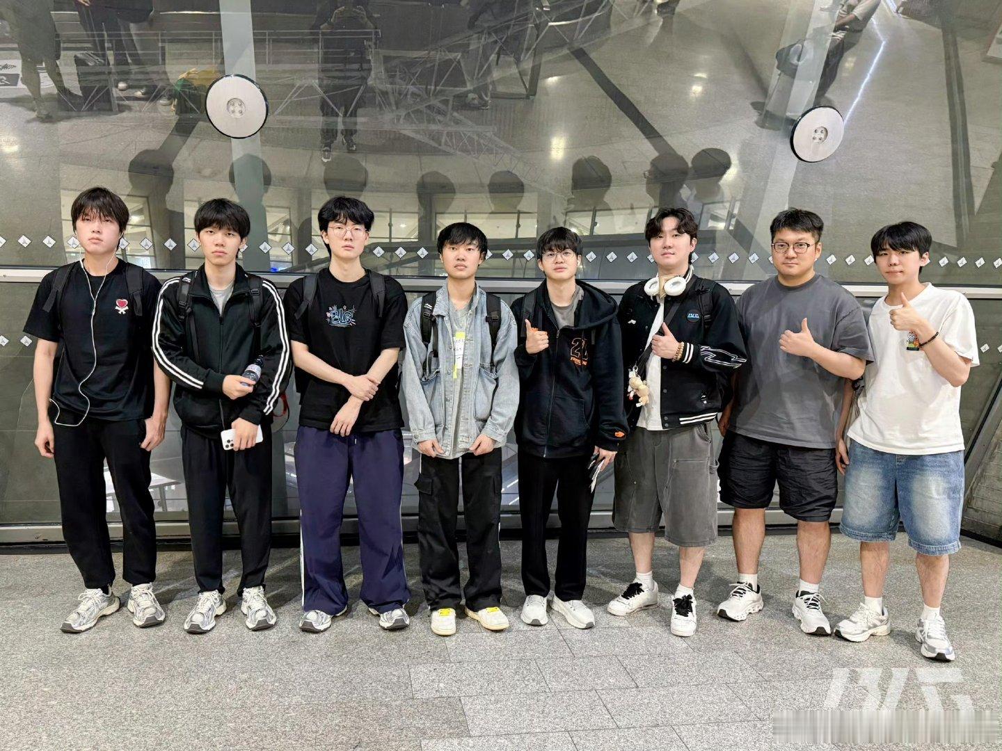 这次EWC电竞世俱杯，BLG和T1同在C组！BLG首轮面对MKOI，T1首轮面对