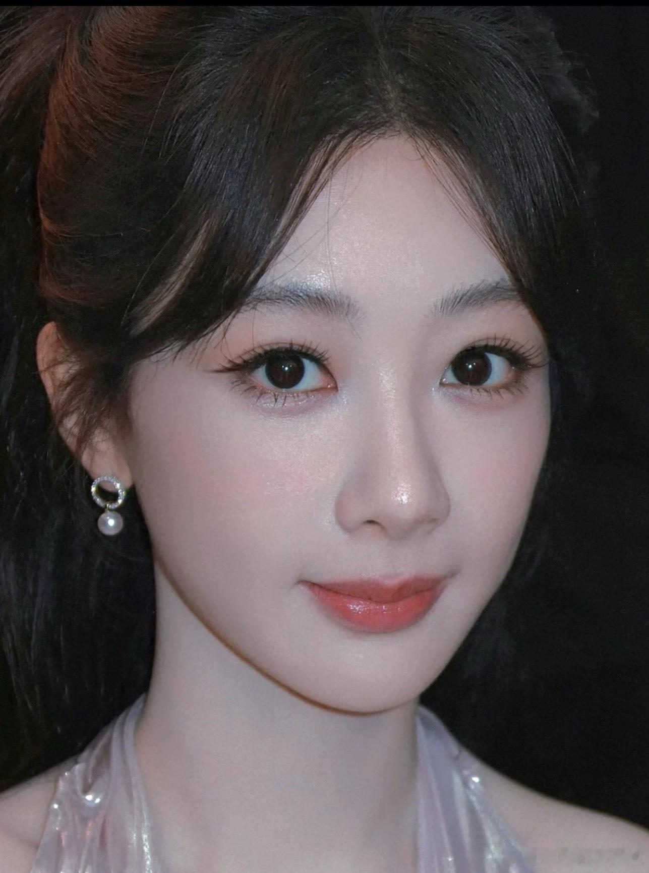 🍉杨紫cosmo二月，apm推封