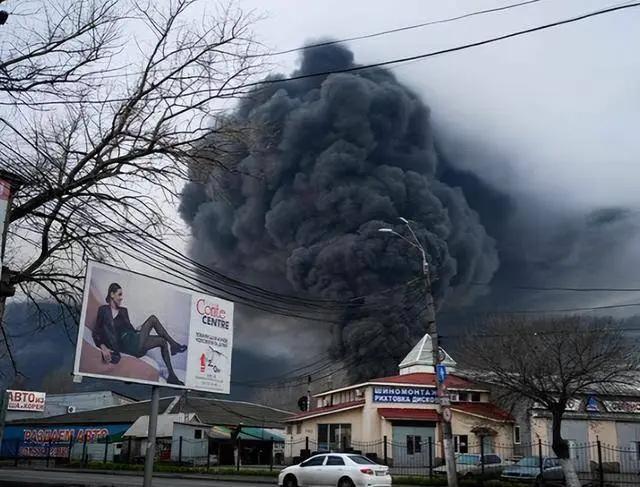 俄乌战场两条战线同步爆出重磅消息，正面战场俄军单日重创乌军上千兵力，康斯坦丁洛夫