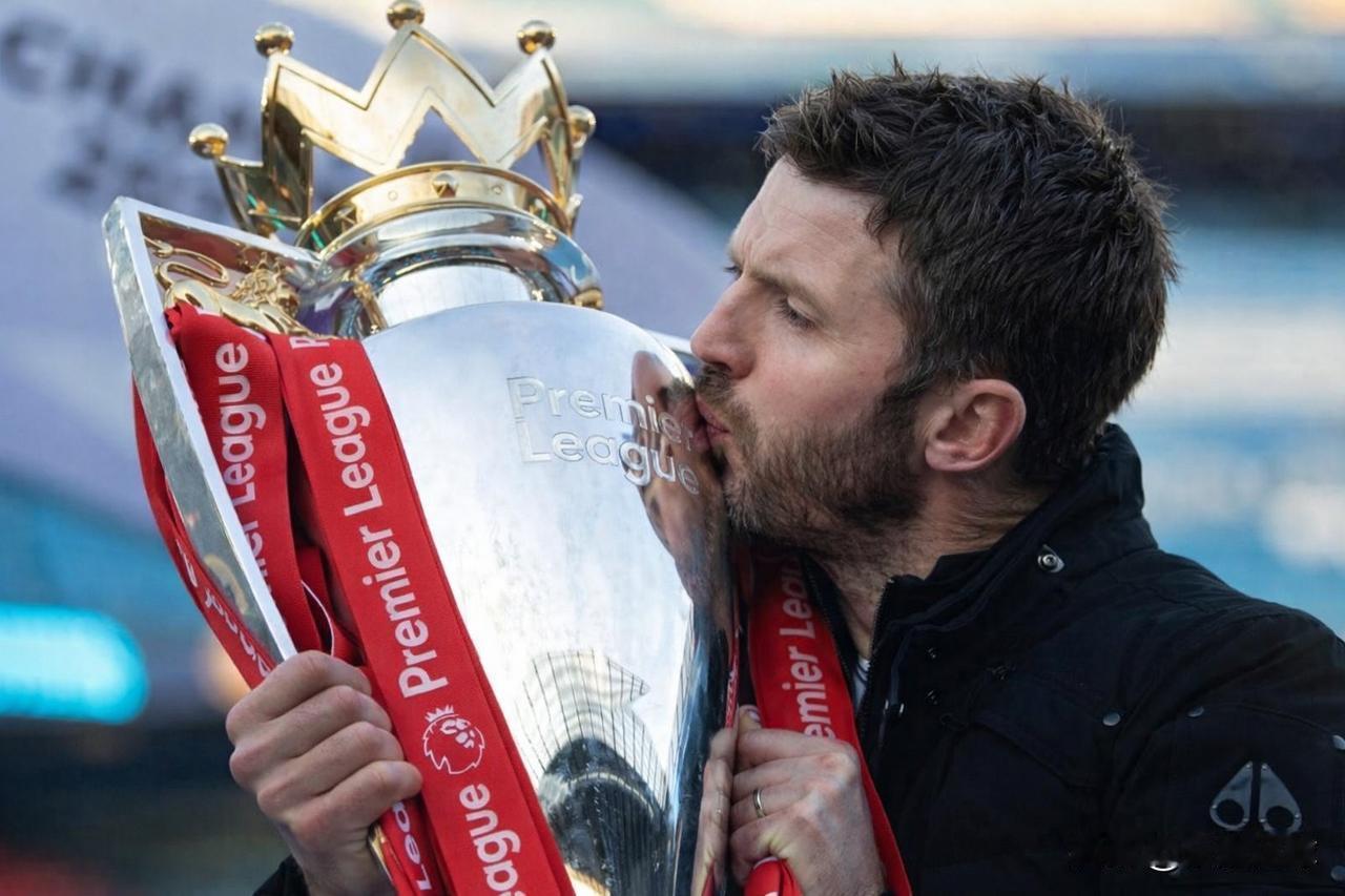 球迷列举卡里克将带领曼联赢得本赛季联赛冠军的原因：1.剩余15场赛程皆可