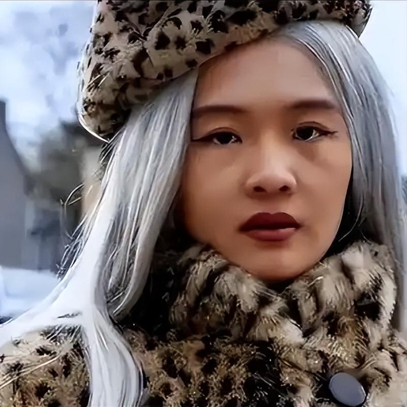 “反华妖女”许可馨，回国后叫嚣无人敢动她，如今下场简直大快人心！  主要