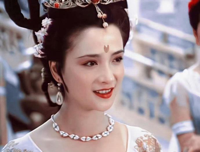 一代人的古典记忆走了。2025年12月13日，那位把《红楼梦》秦可卿、《