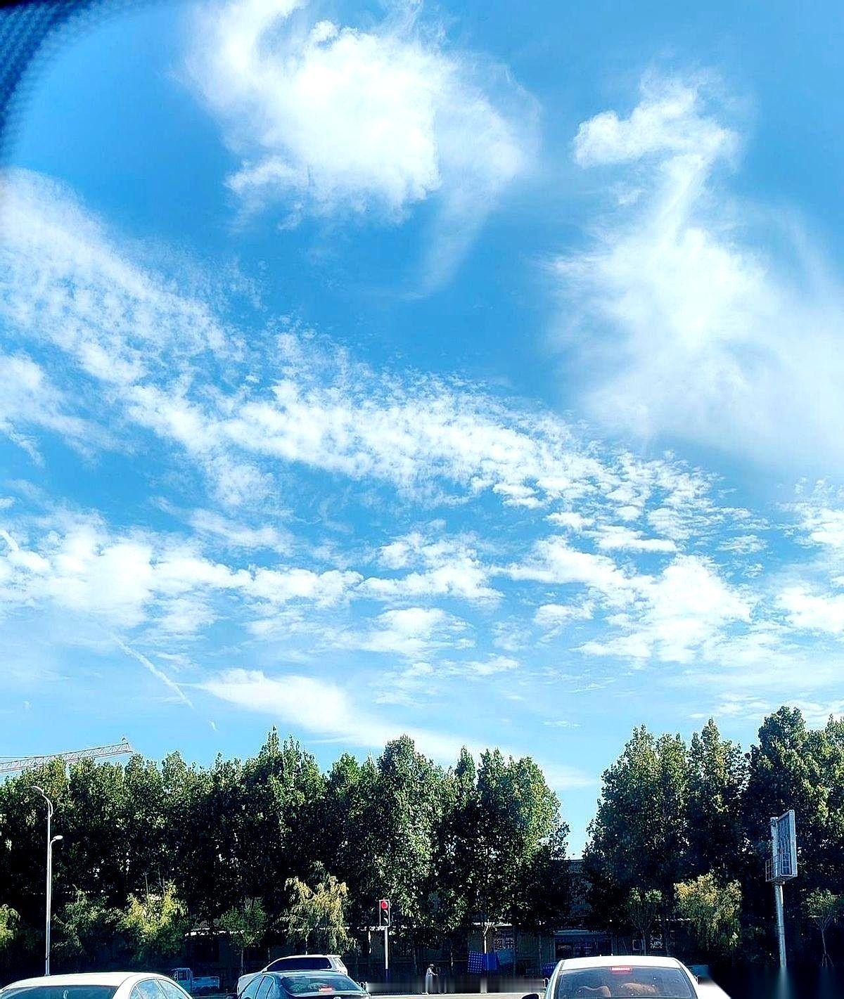 在亲戚家待到第三天，魂儿都不是自己的了。你就是个需要时时刻刻看眼色的“外人”。