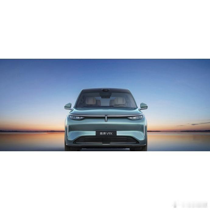 魏牌CEO说"没2.0T不配说豪华"上了热搜，但莲花CEO的反驳更有意思——"直