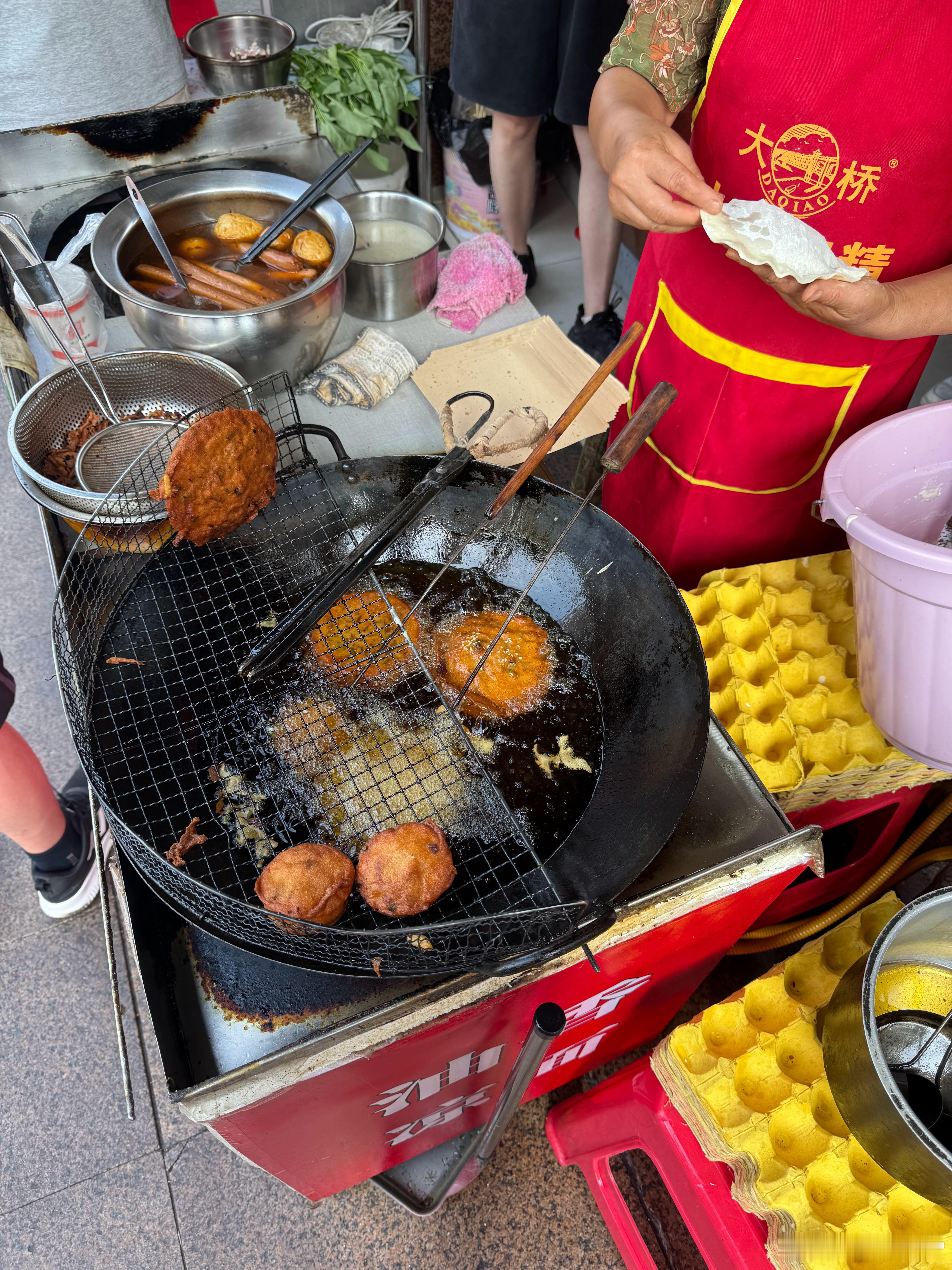 干了一个夹肉饼，没吃饱，又干了张梅干菜饼我的日常plog​​​