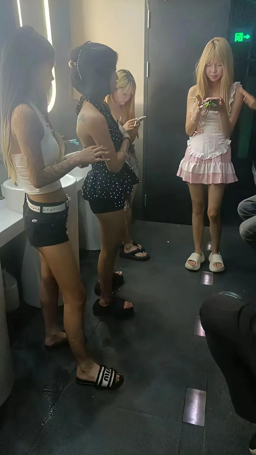 假如你的孩子混成这样，你们会不会心疼？[？？？]