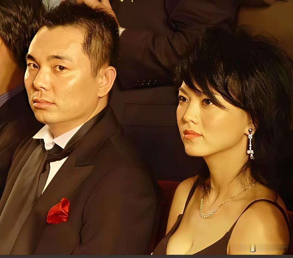 李湘与前任李厚霖旧照，盛大爱恋落幕。镜头下，当年的李湘妆容精致，明艳大方，正值风