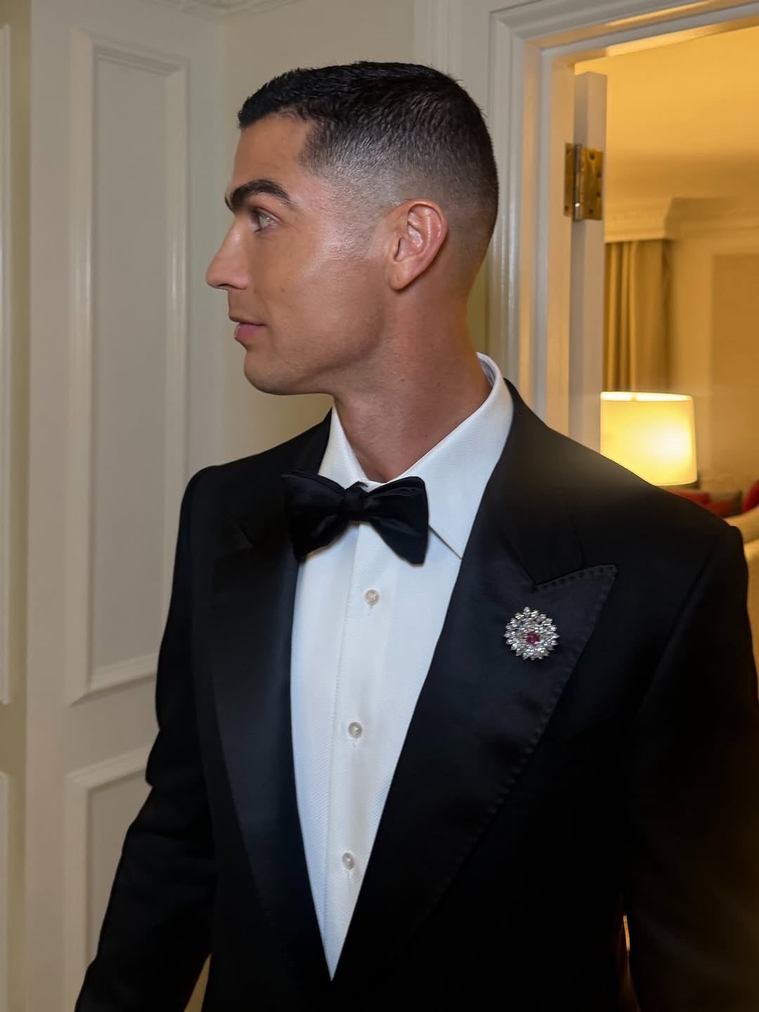 好绝的侧颜啊啊啊