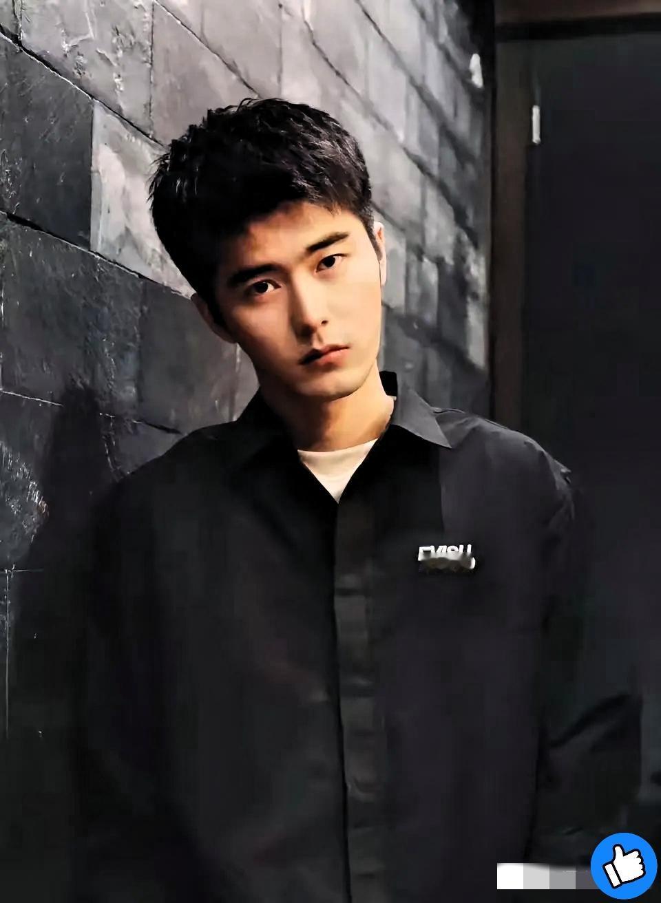 不陪酒就往死里打？刘奕畅这事儿，真把娱乐圈那点阴暗面扒得明明白白！一个