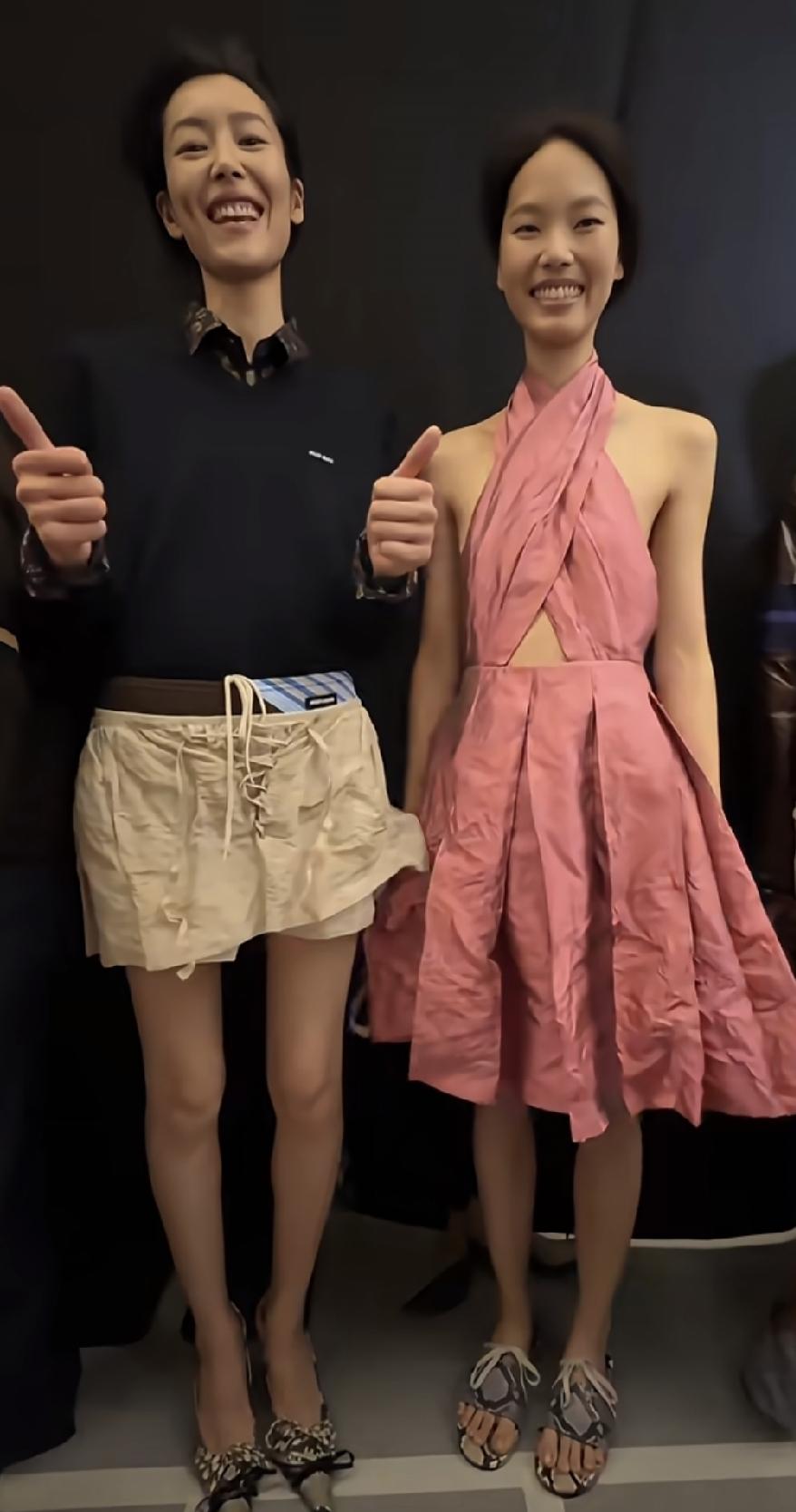 原来当超模筛选这么严格。看了刘雯和一位模特，展示了身材的侧面，正面等。高是主