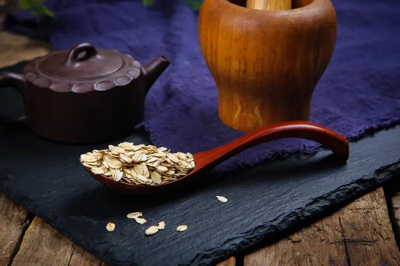 燕麦降血糖，吃对了才有效。直接吃燕麦片就不错，选那种纯的、没添加糖和其他乱七八糟