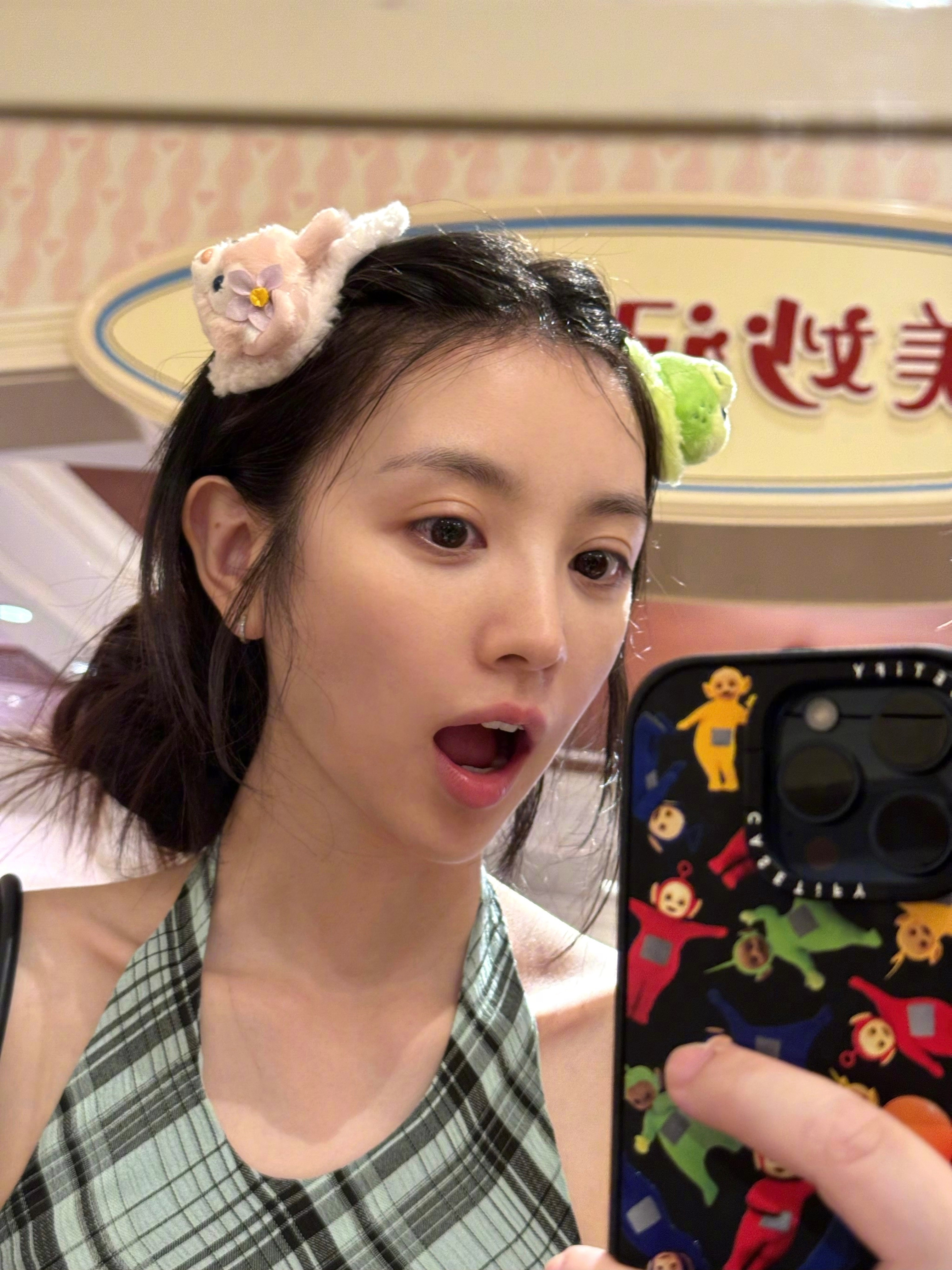 老天奶啊。。。田曦薇素颜牛成这样​​​