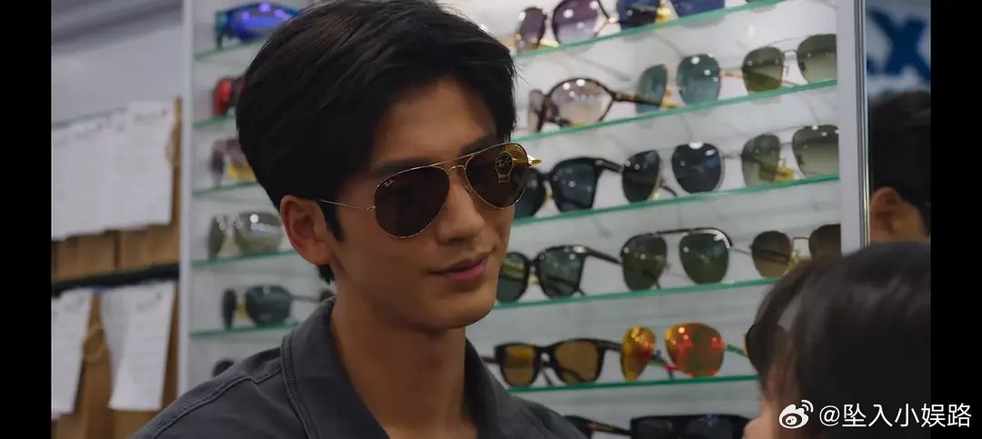 真以为张凌赫是一瓶粉底液的事吗？