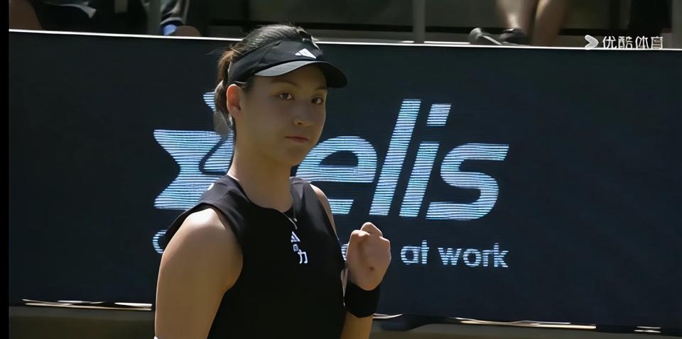 王欣瑜太讨喜了！不仅形象好气质佳，比赛风格也是十分的优雅和沉稳，几乎感受不到她情