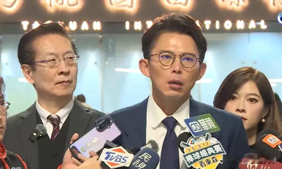 黄国昌今日下午率团赴美，在上机前向媒体发表此行访美的行程，就关税及军购议题与美方