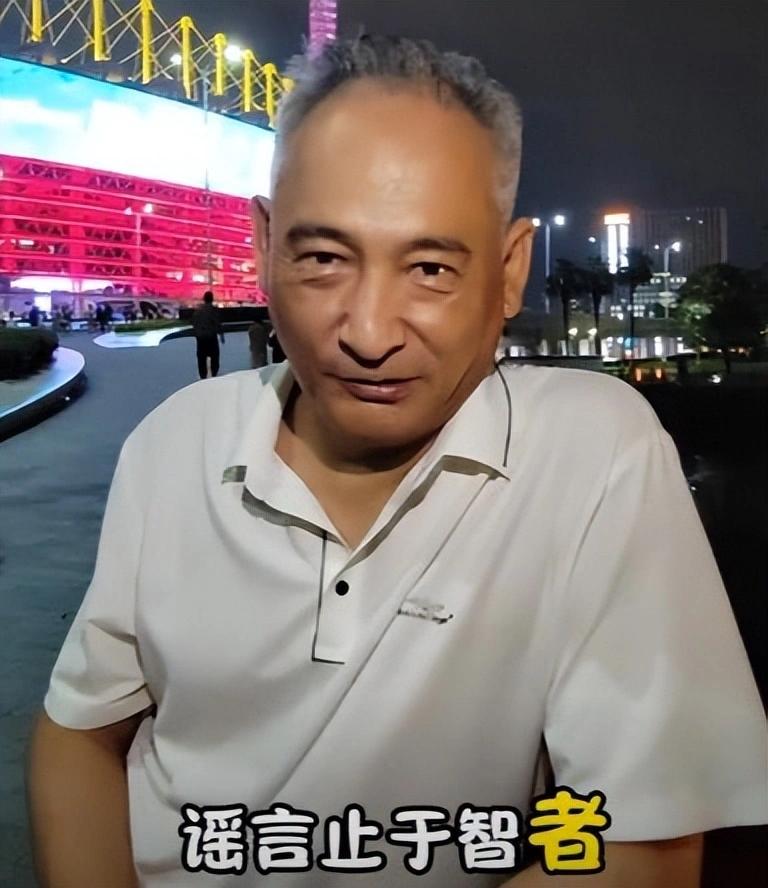 侯耀华曾经因为弟弟侯耀文去世后霸占他财产的事闹的沸沸扬。可是谢雷说，侯耀文什么也
