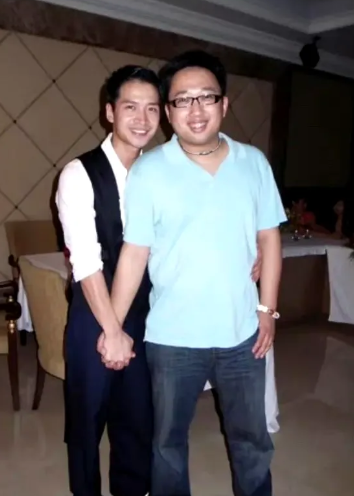 于正的白月光回应了，重生之闹上热搜后，白月光又回头看了我一眼，要知道一个人真的不