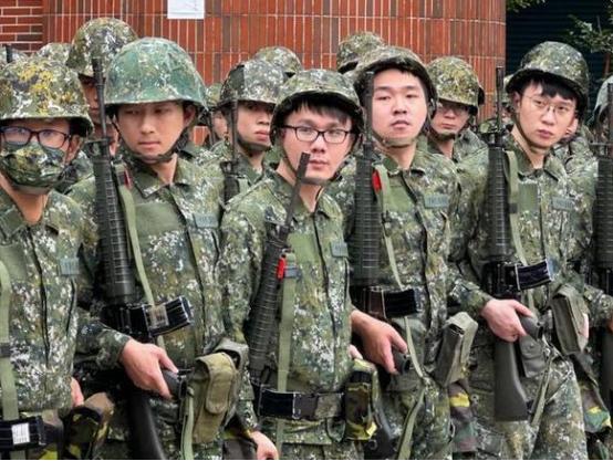 台湾自己起内讧了？台湾士兵突然发出来灵魂拷问：“两岸一旦开战，台湾失败后，阵亡的
