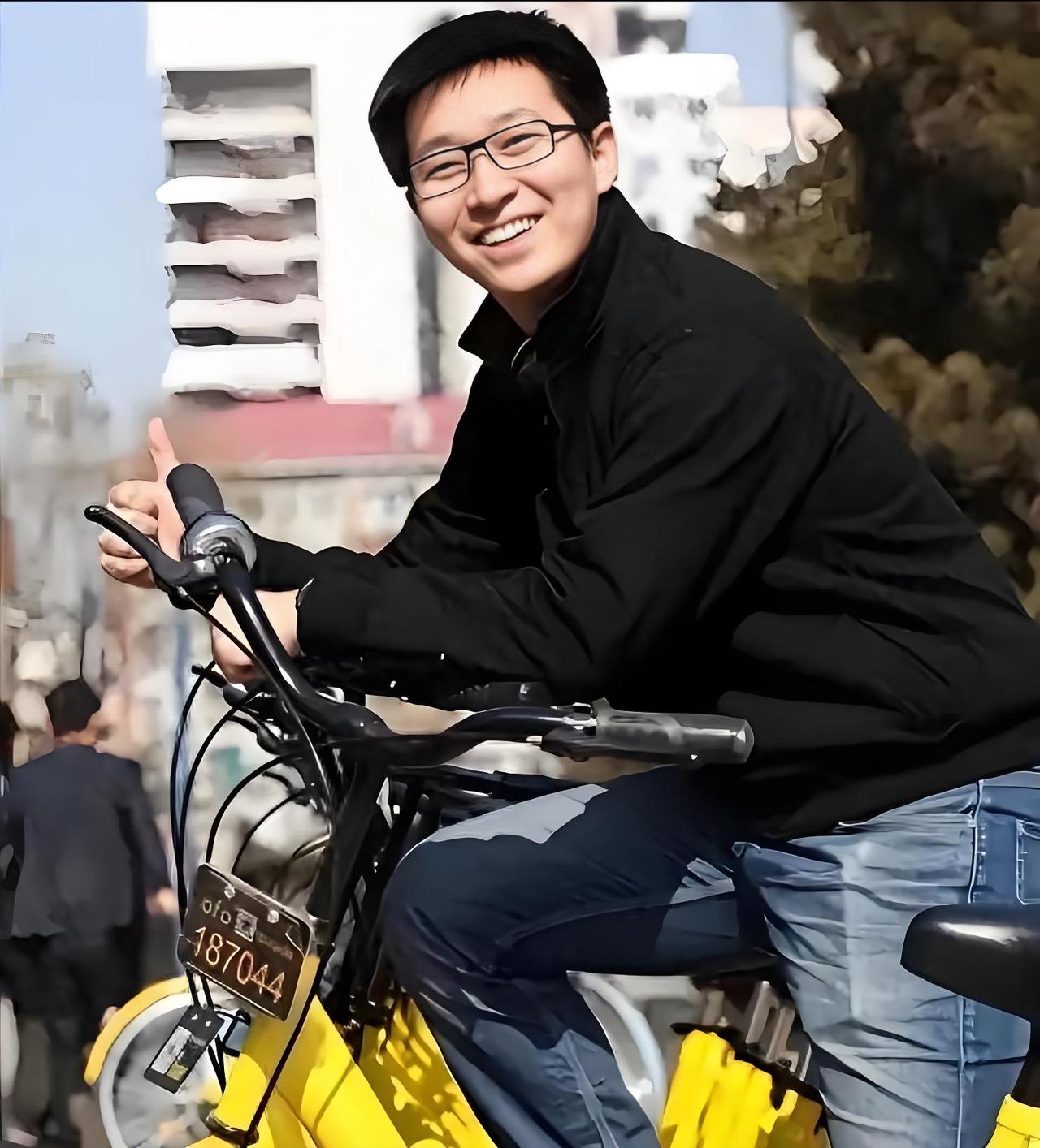他是北大学霸，也是ofo小黄车创始人，在国内狂赚30亿后，跑到美国潇洒。直到今天