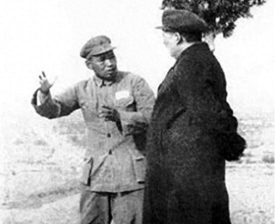 1971年9月10日，毛主席在杭州接见了南萍等人。谈话时，毛主席问南萍：“你们空