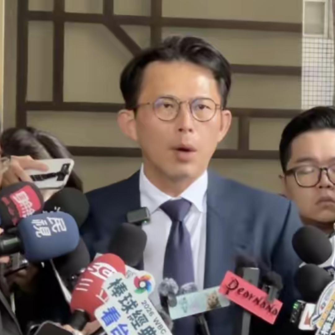 名嘴吴子嘉确实算是台湾媒体人里面比较厉害的人，他在去年年底预测黄国昌卸任立委后就