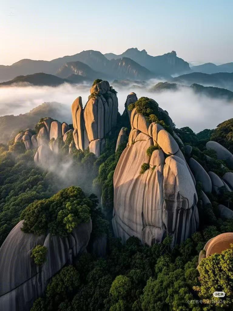 在福建！！！发现了小众仙山！！！美疯了！！！来日方长，不如说走就走！！因为白