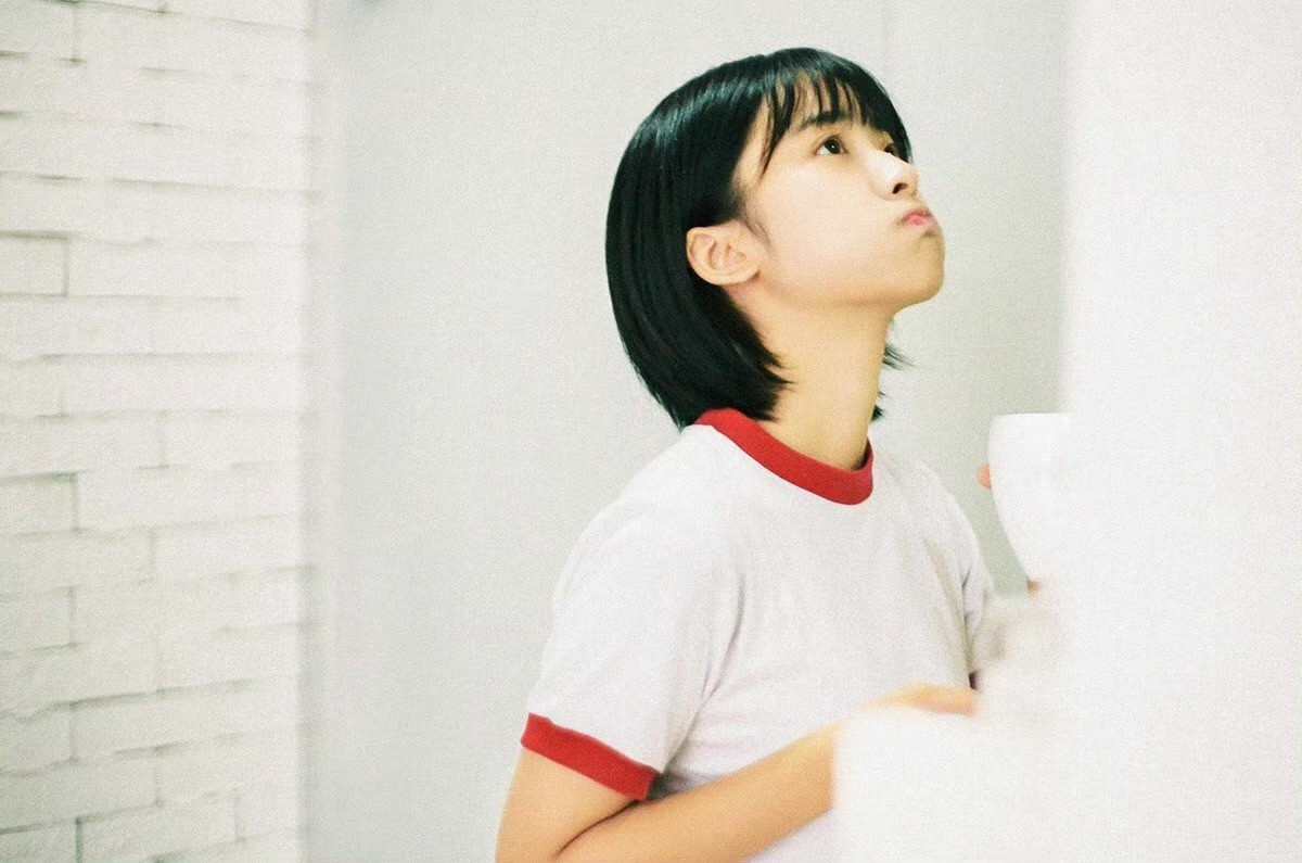 沈月小姐姐居家私服：甜美的邻家女孩。沈月