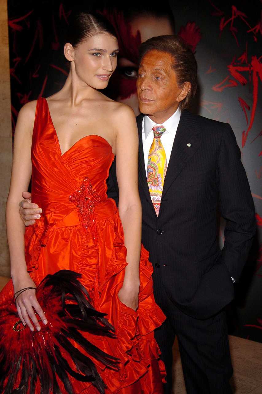 【来自投稿】俄罗斯超模尤金妮亚·沃洛丁娜在纽约出席华伦天奴品牌活动，2005年。