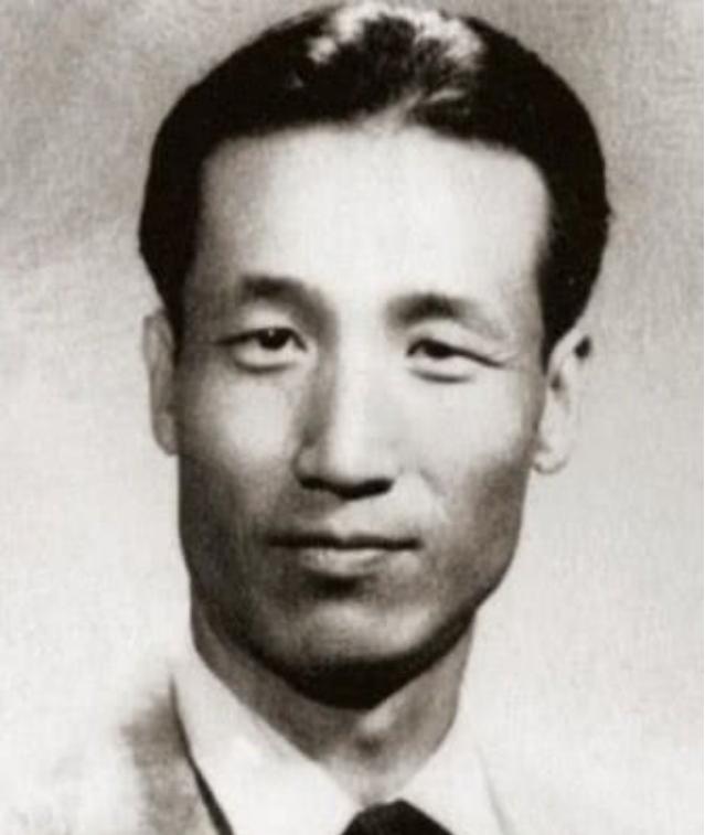 1997年，一位部长在看谍战剧时，敏锐地发现了其中的一个巨大错误，他随即进行登报