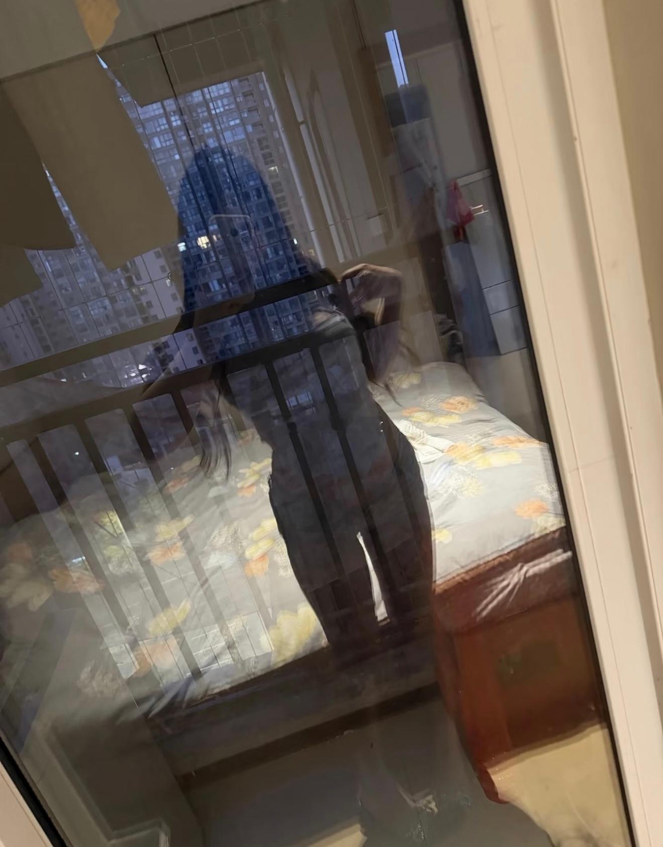 为什么现在的男生都不想谈恋爱？1、张口闭口就是身高一米八；2、女的月薪不超过50