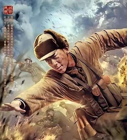 1986年，秦基伟随代表团访问朝鲜，秦基伟来到当年战斗的上甘岭，拿着望远镜观看了