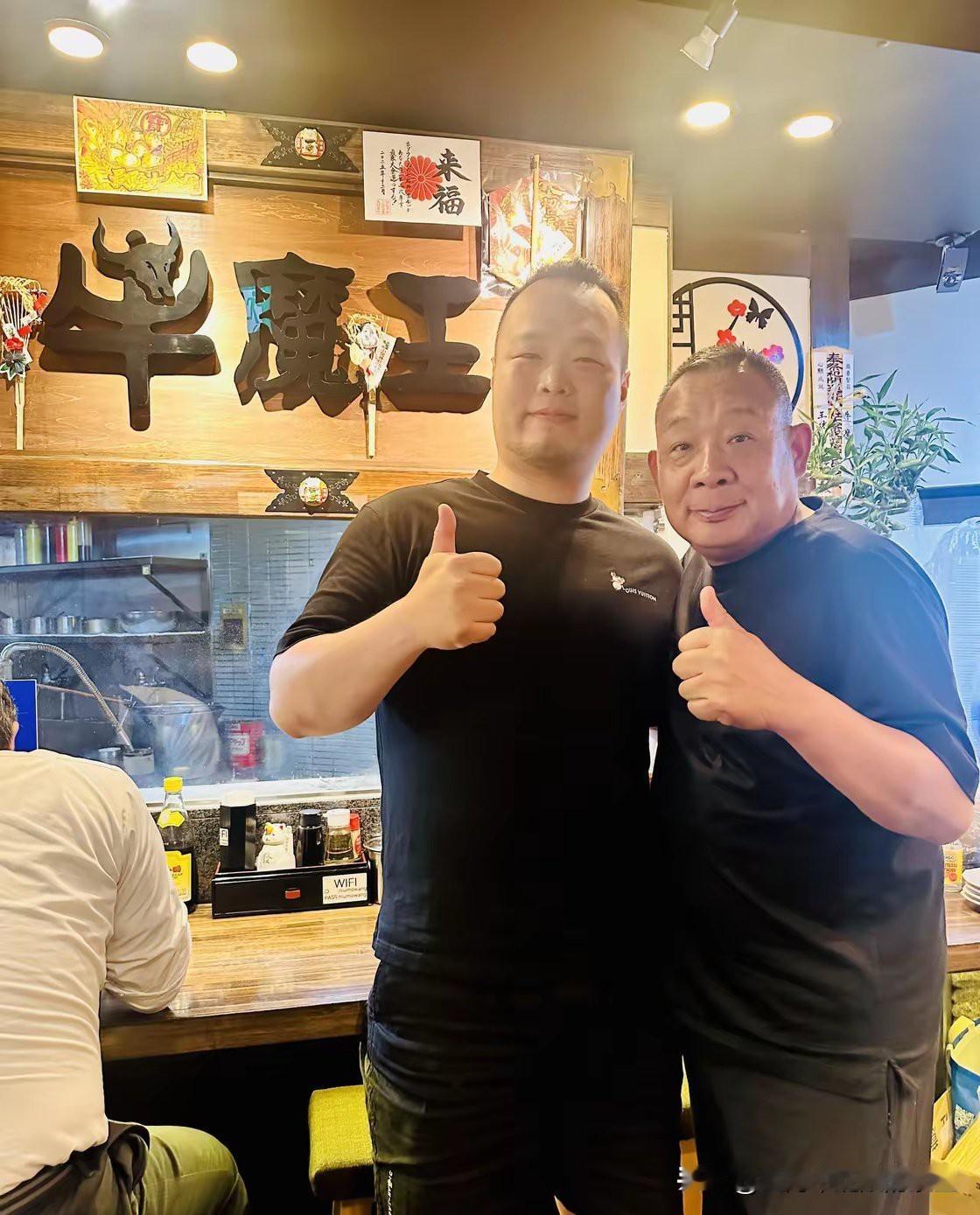 于东来身家不菲，我不关心。他吃380的饭还是3800的饭，我也不关心。但看到