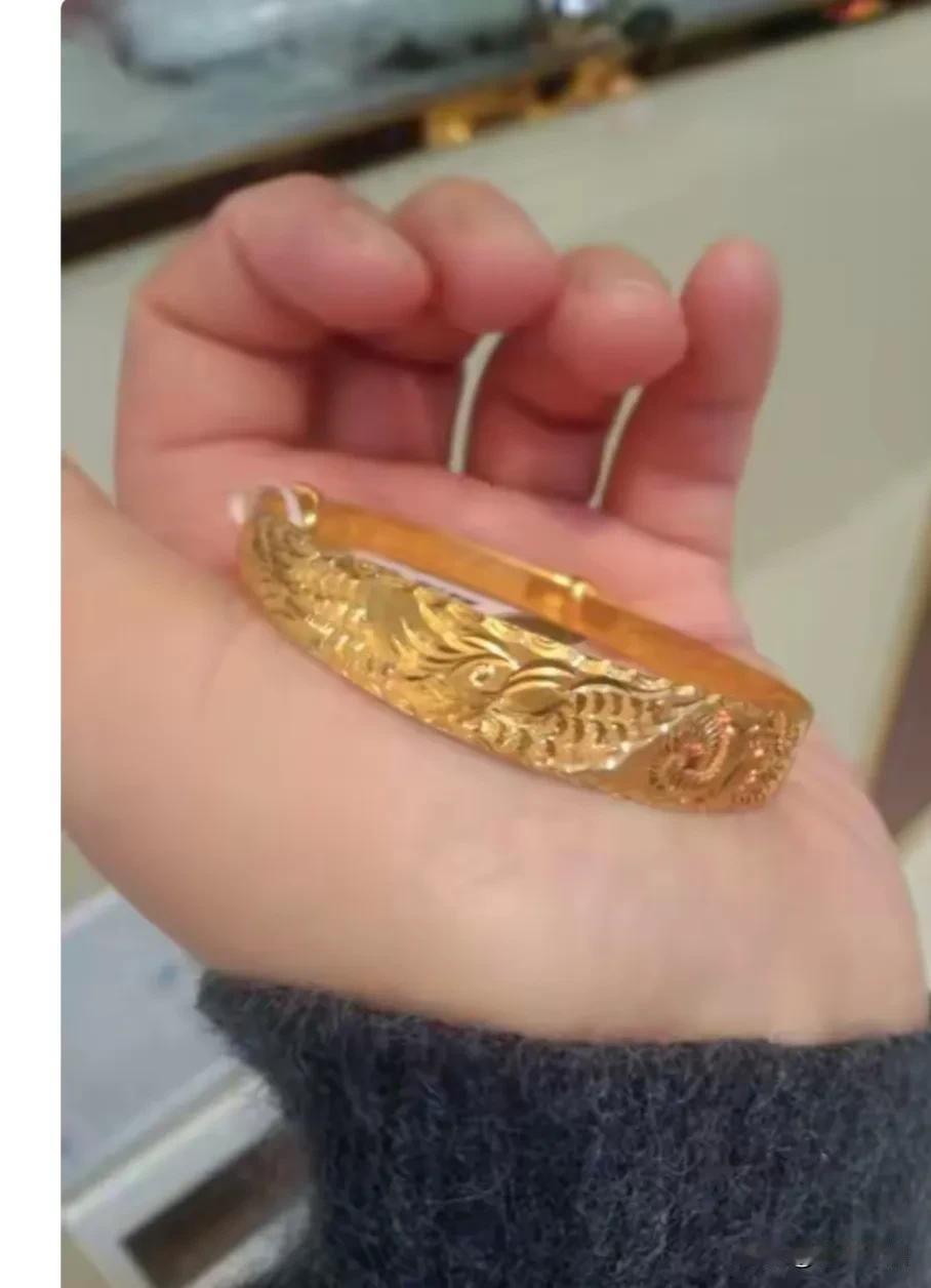 60岁的你60岁的你有金镯子戴吗？有房吗？有车吗？还有房贷吗？外面