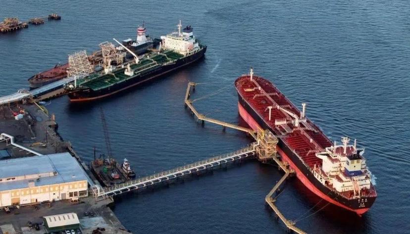 伊朗​封锁海峡导致油价暴涨，最吃亏的是谁？当然是第一大原油进口国——中国。但