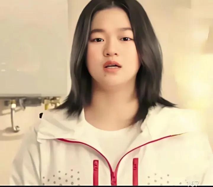 上海活动现场！全红婵穿JK化妆亮相、为何一反常态大变样？2026年3月12日