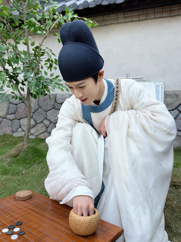 李昀锐古装耍酷李昀锐告别11月李昀锐古装耍酷，李昀锐告别11月，期待和小林的