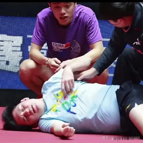 青春无敌：小石头啊别受伤？还有任务等你扛。未来道路还很长，调整状态不迷茫