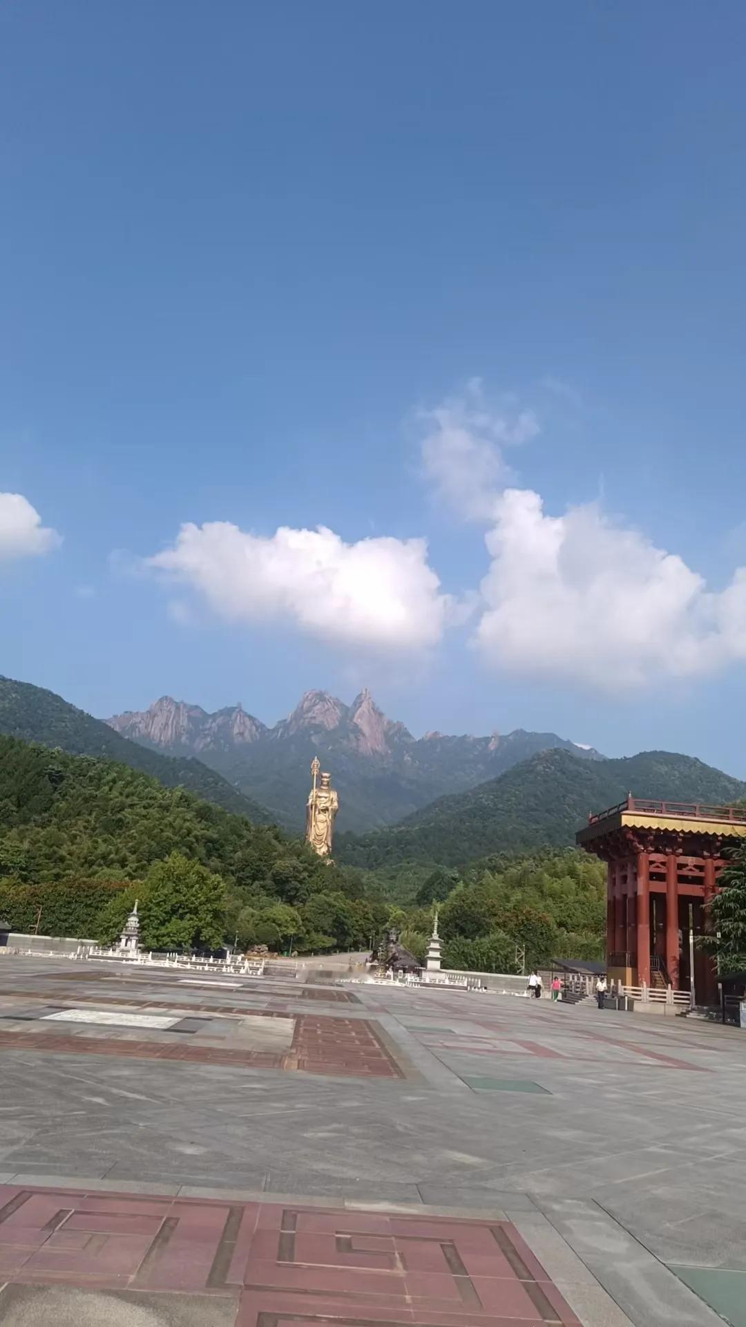 今日运势：乙巳年癸未月丁亥日2025.7.17日鼠：利学业工作牛：压力