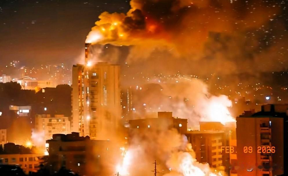 信号极度危险！面对6小时的连续猛攻，整个北约指挥部始终死一般寂静。不少人觉得，这