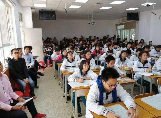 中考后回头看才发现：1、普通初中普通班，能考上高中的真没几个。要是没进班级前