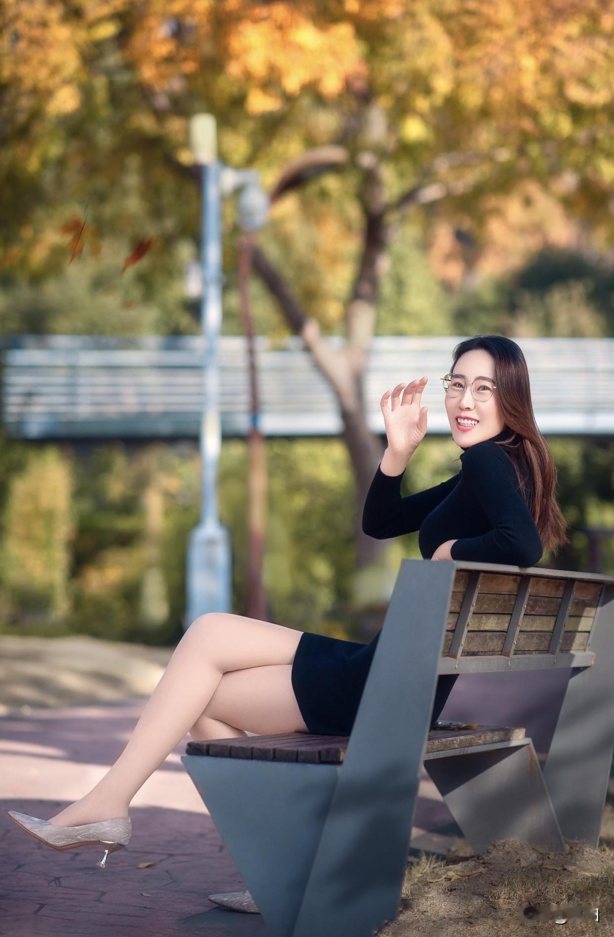 成熟女人的表现有哪些情绪稳定，不会轻易发脾气或情绪大起大落。