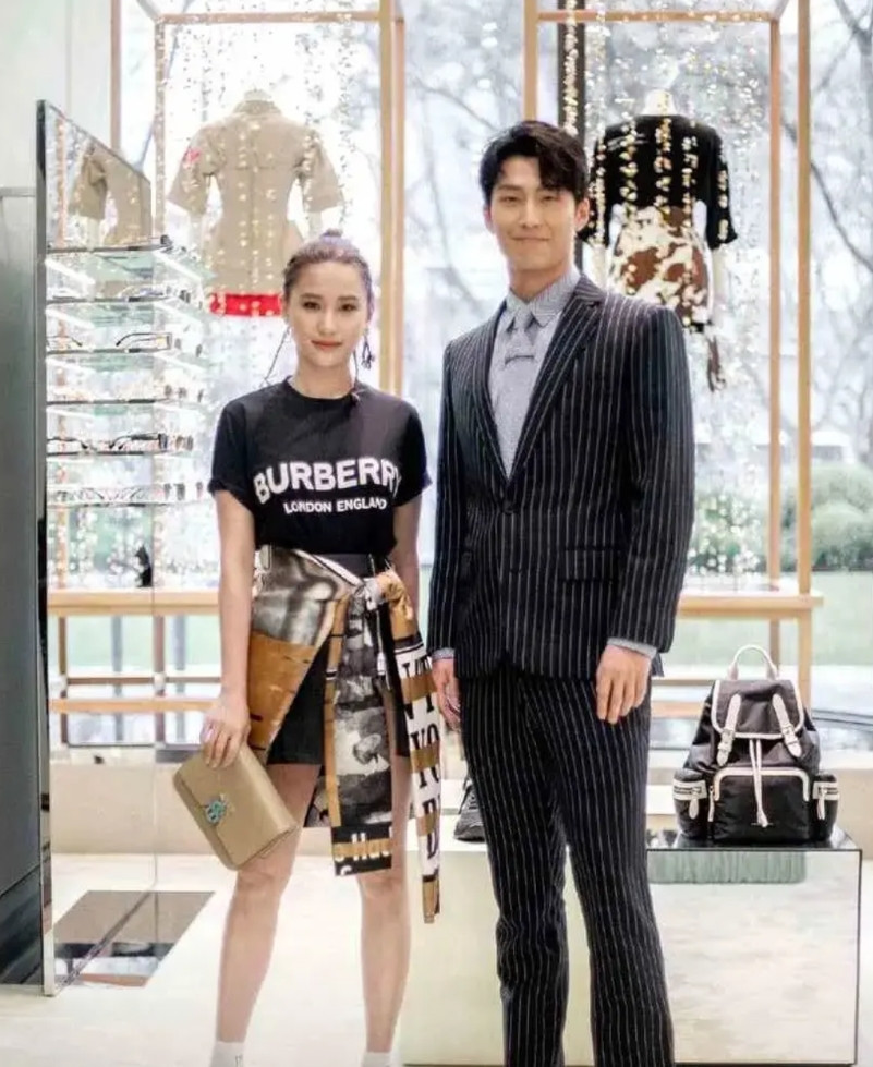 向太估计一时半会，不会露面了因为窦骁、何超莲开始反击，联手直接打脸向太。