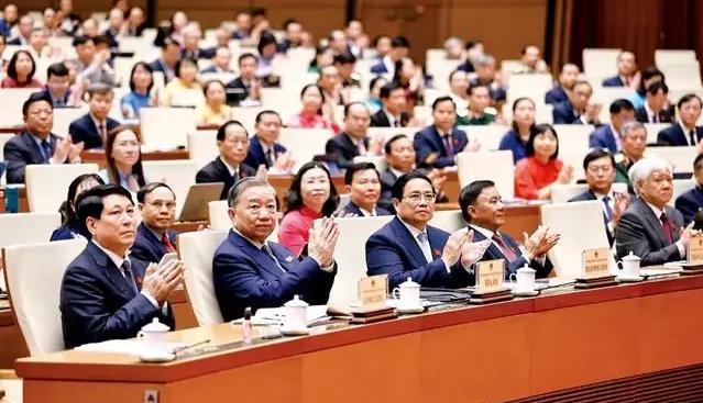 一夜过来，还正在瑟瑟发抖的，是越南的地方政府工作人员。自2024年以来，越南