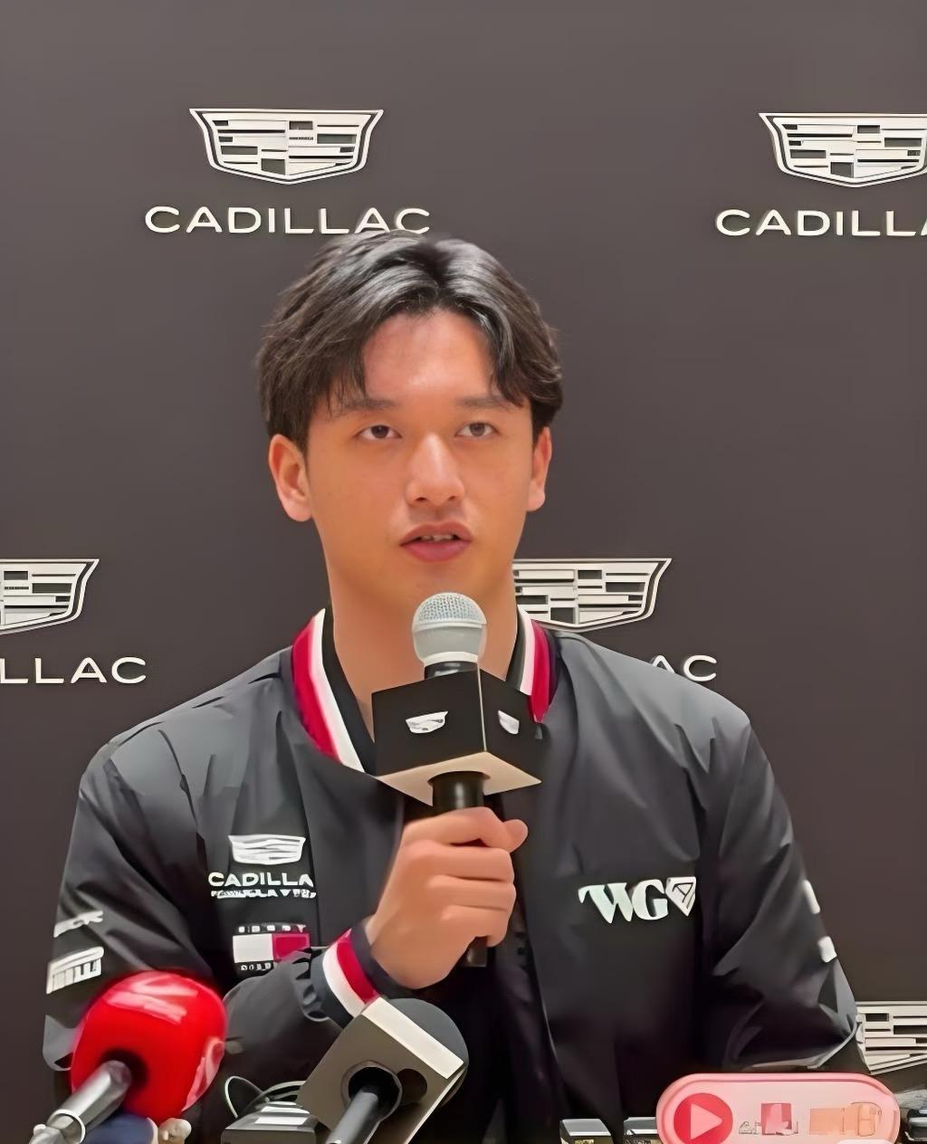 周冠宇这步棋够果断！放着法拉利的邀约没接，转头加盟新军凯迪拉克当储备车手。他说图